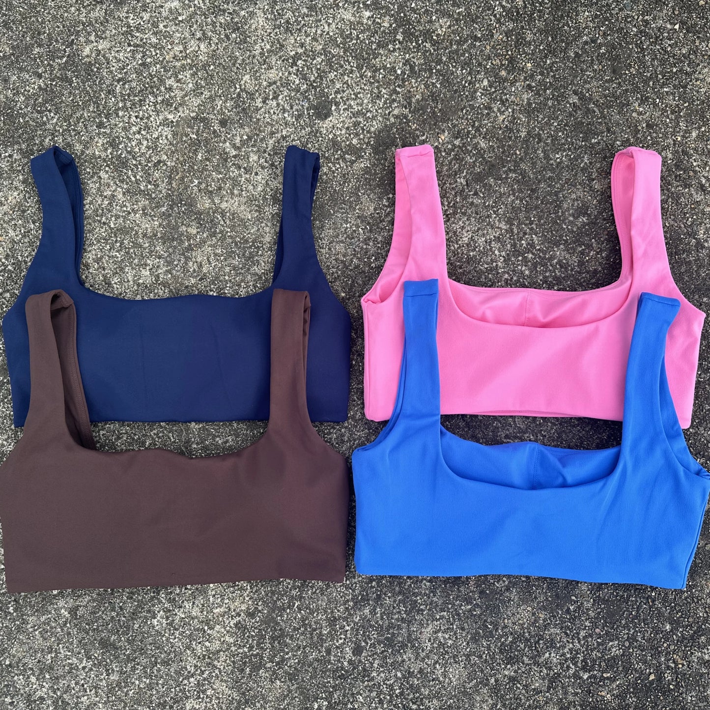 Women's Hollow Back Sports Bra Top With Shoulder Straps